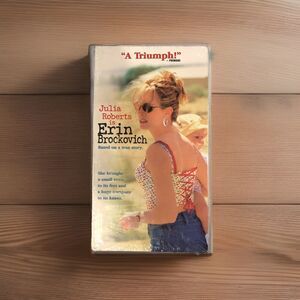 Erin Brockovich (VHS, 2000) Universal Julia Roberts Brand New  Sealed
